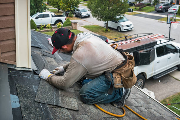 Professional Emergency Roof Repair technician working in Hardin, MT